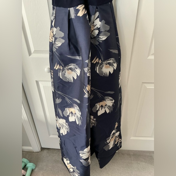 Elegant Navy Cross-Back Top with Floral Skirt - Picture 9 of 13